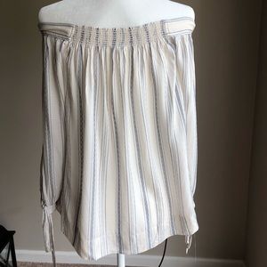 Max Studio Tops - Max studio striped Blouse Max Studio Tops - Max studio striped Blouse